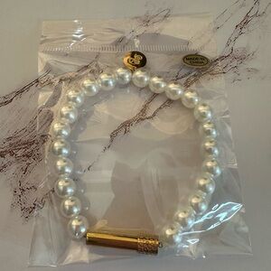 PLUNDER Elegant White Faux Pearl Bracelet with Gold Accent